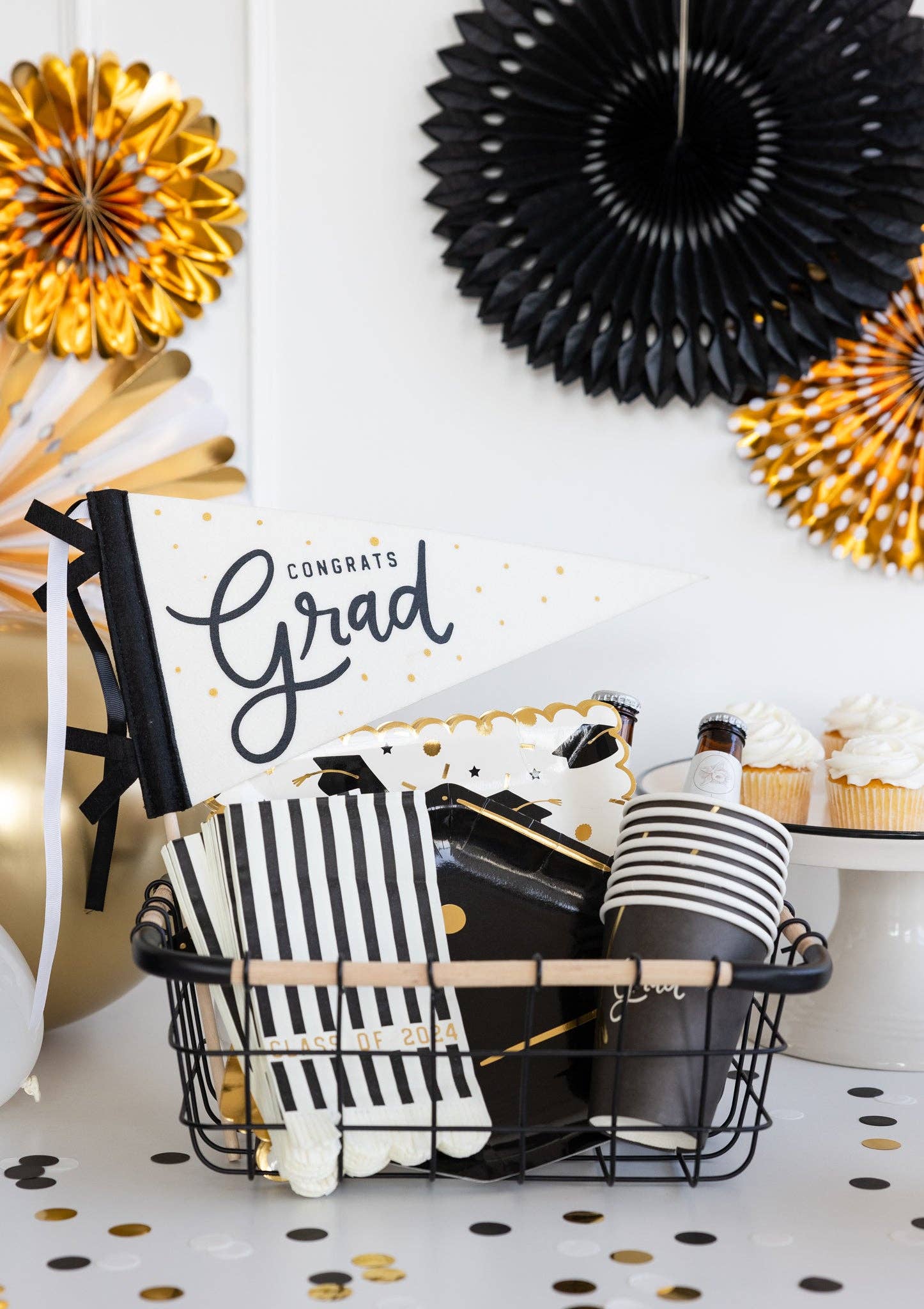 Grad Cap Scatter Paper Plate